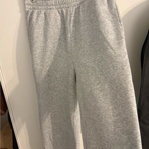 GREY SWEATPANTS